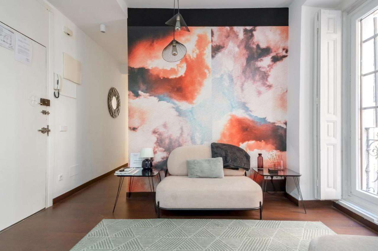 2 Bedrooms 2 Bathrooms Furnished - Malasana - Bright Stylish - Mintystay Мадрид Экстерьер фото