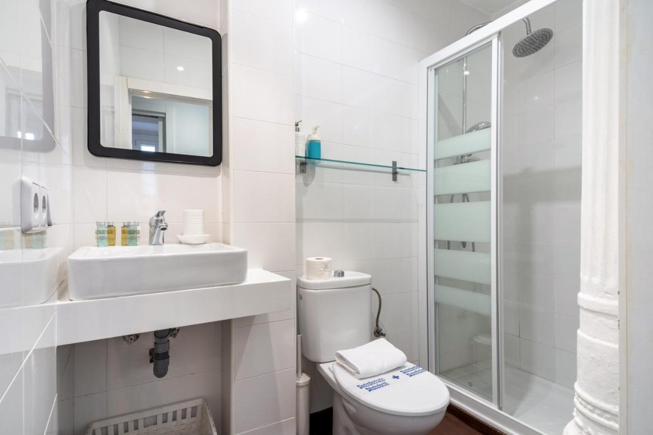 2 Bedrooms 2 Bathrooms Furnished - Malasana - Bright Stylish - Mintystay Мадрид Экстерьер фото