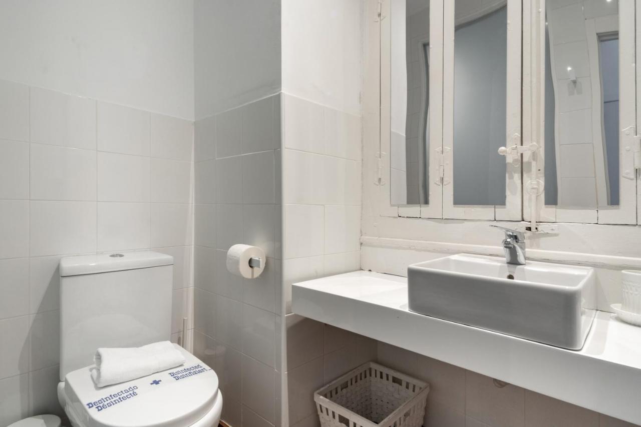 2 Bedrooms 2 Bathrooms Furnished - Malasana - Bright Stylish - Mintystay Мадрид Экстерьер фото