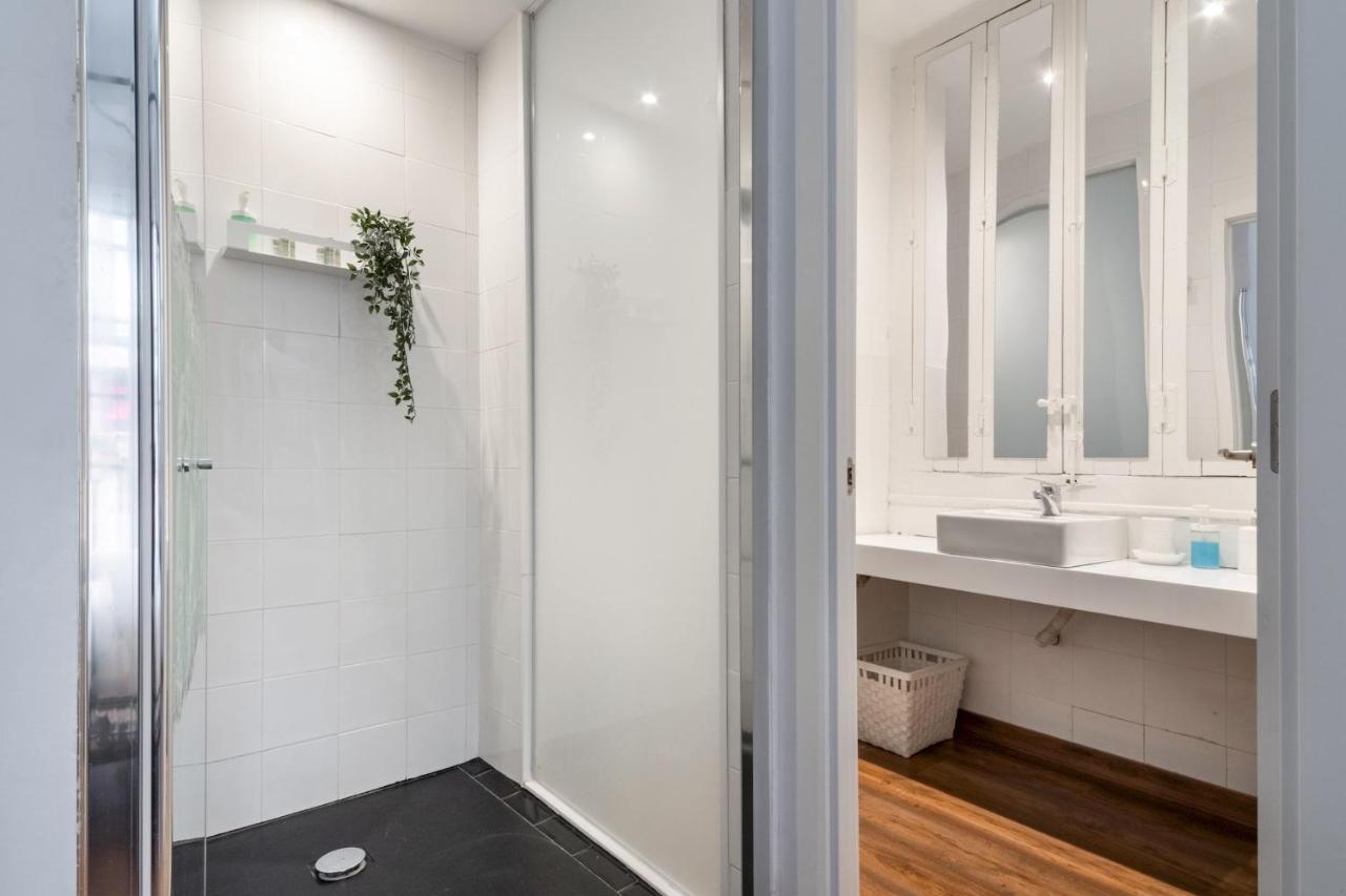 2 Bedrooms 2 Bathrooms Furnished - Malasana - Bright Stylish - Mintystay Мадрид Экстерьер фото